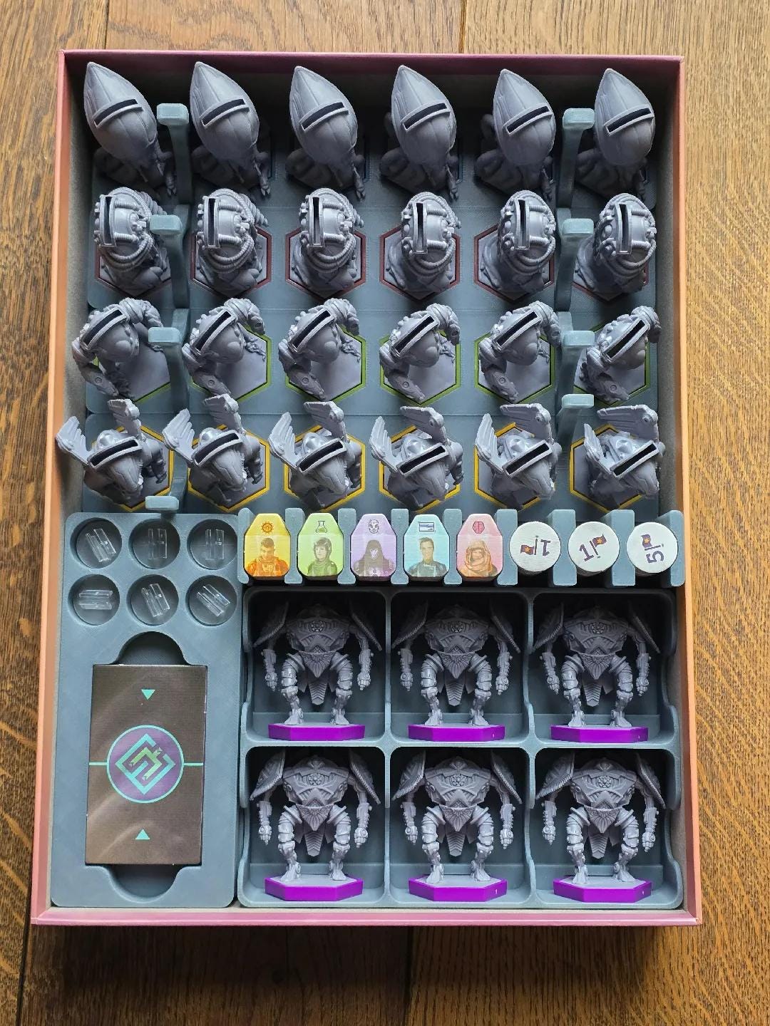 Anachrony + Fractures of Time Organizer and Insert (etsy image id: 7336758315)