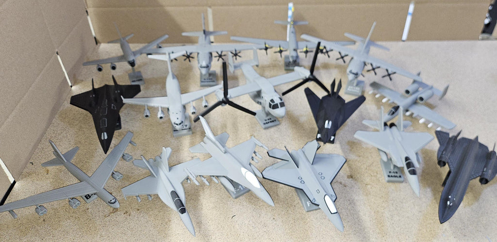 B-52 Stratofortress Model – 3D Printed Aircraft Display (etsy image id: 7878023592)