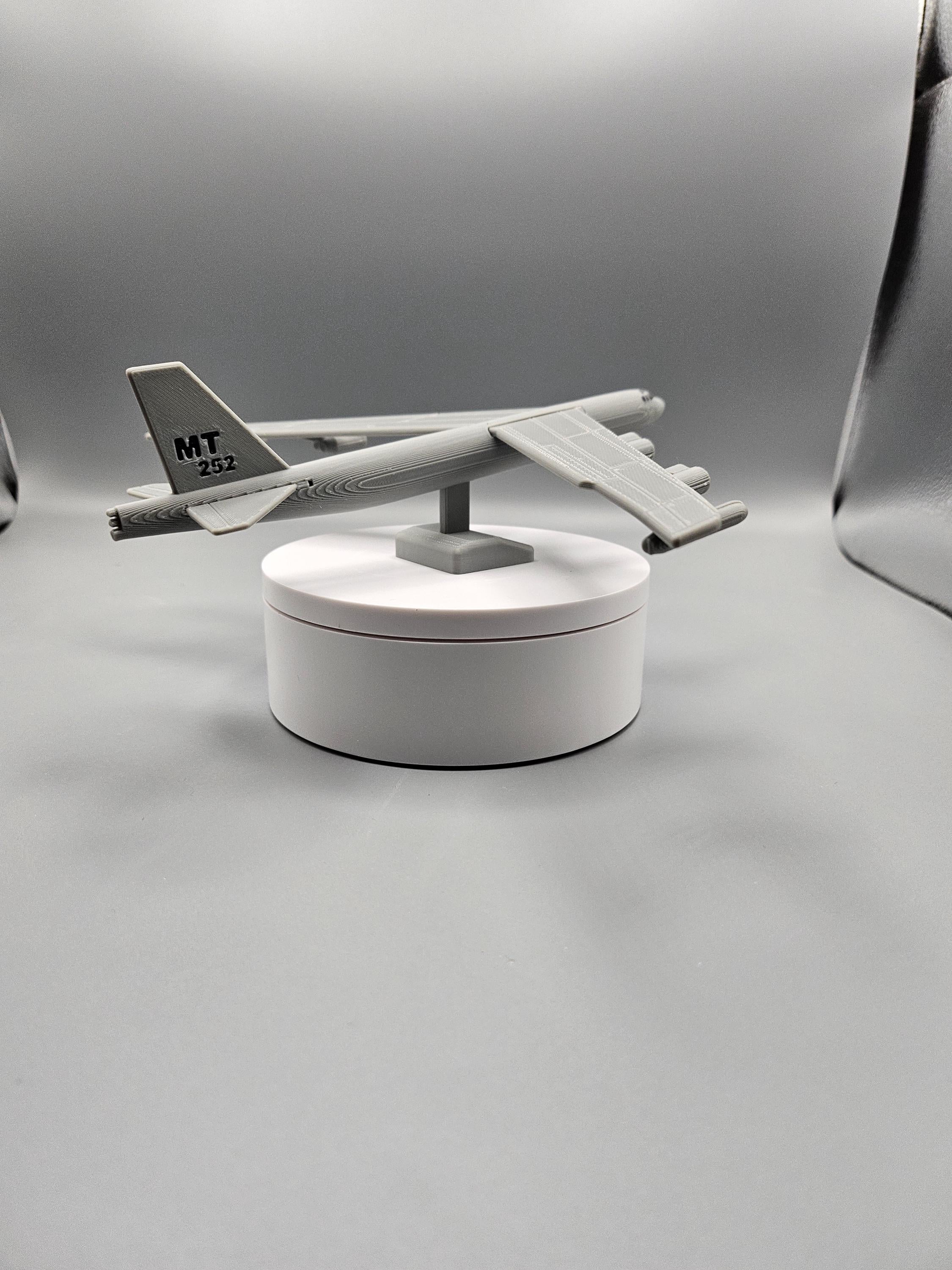 B-52 Stratofortress Model – 3D Printed Aircraft Display (etsy image id: 7878023662)