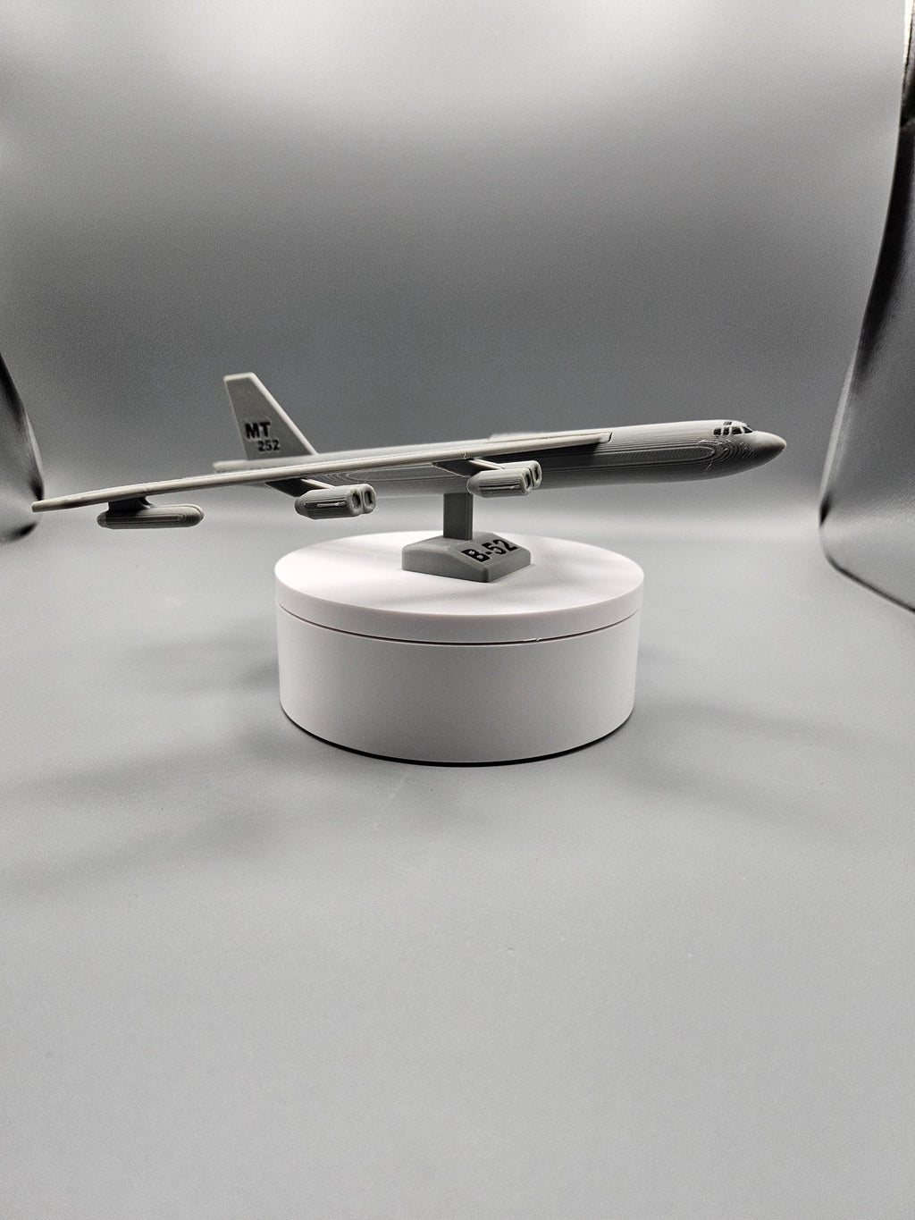 B-52 Stratofortress Model – 3D Printed Aircraft Display (etsy image id: 7878023672)