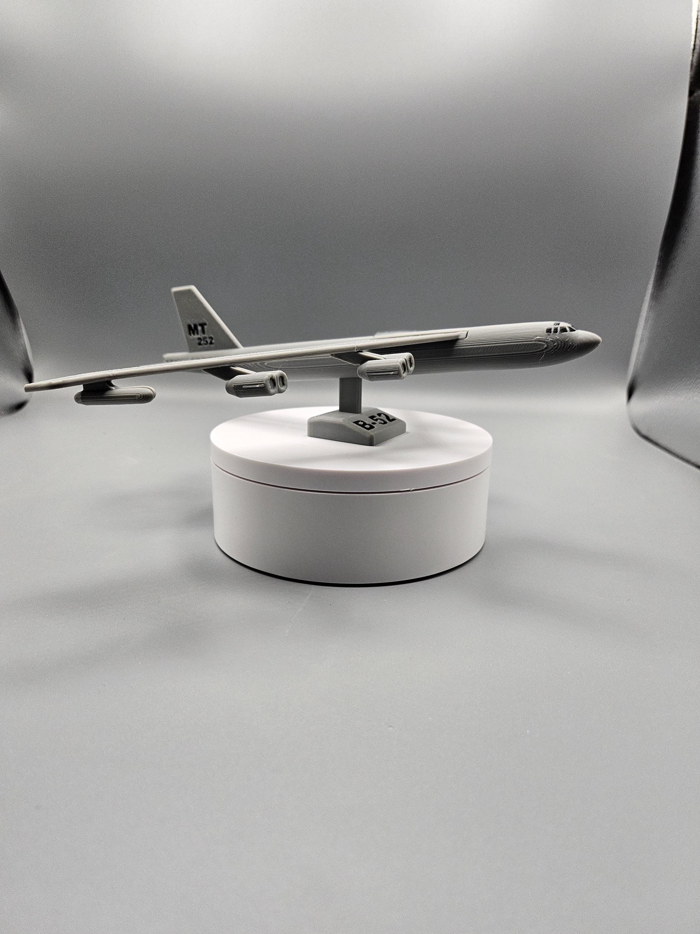 B-52 Stratofortress Model – 3D Printed Aircraft Display (etsy image id: 7878023672)