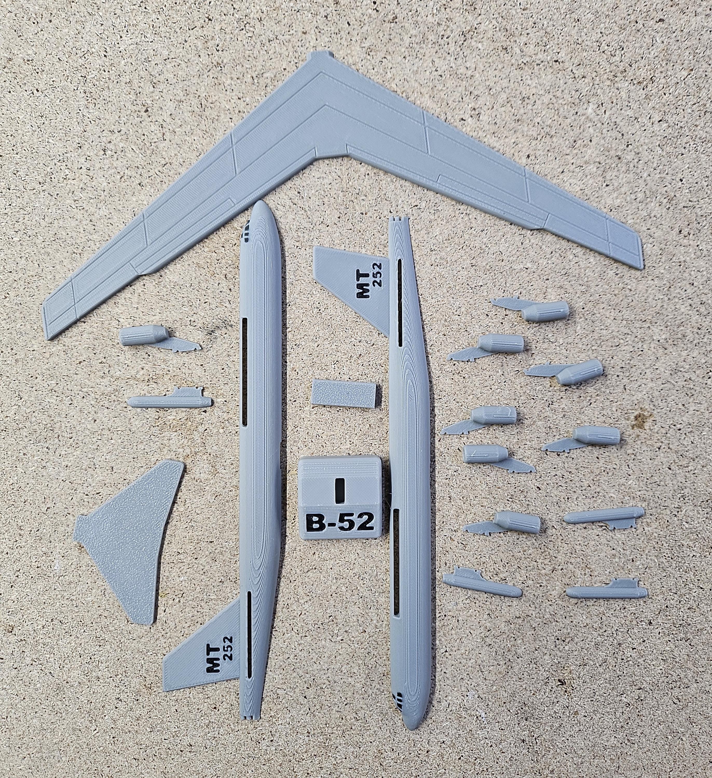 B-52 Stratofortress Model – 3D Printed Aircraft Display (etsy image id: 7878023736)