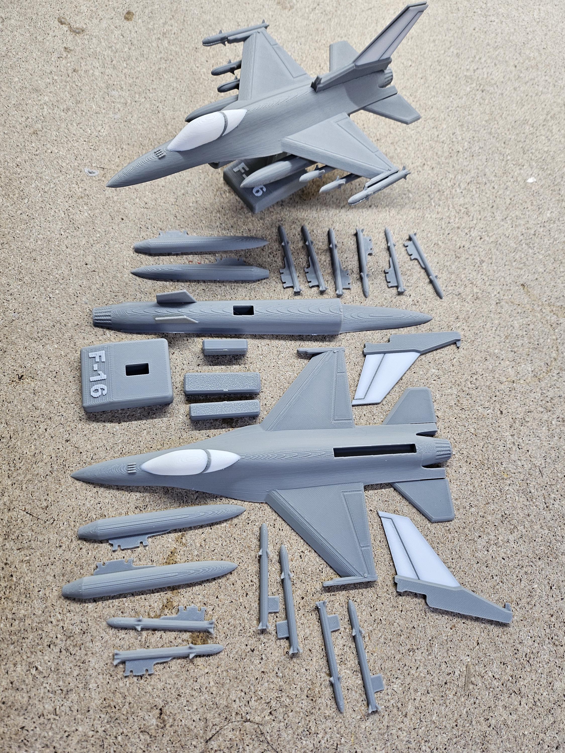 F-16 Falcon Model – 3D Printed Aircraft Display (etsy image id: 7878038136)