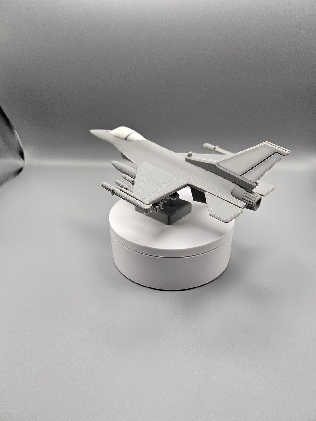 F-16 Falcon Model – 3D Printed Aircraft Display (etsy image id: 7878038144)